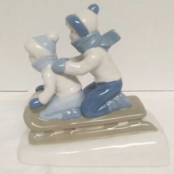Children on sled porcelain - Picture 2 of 7